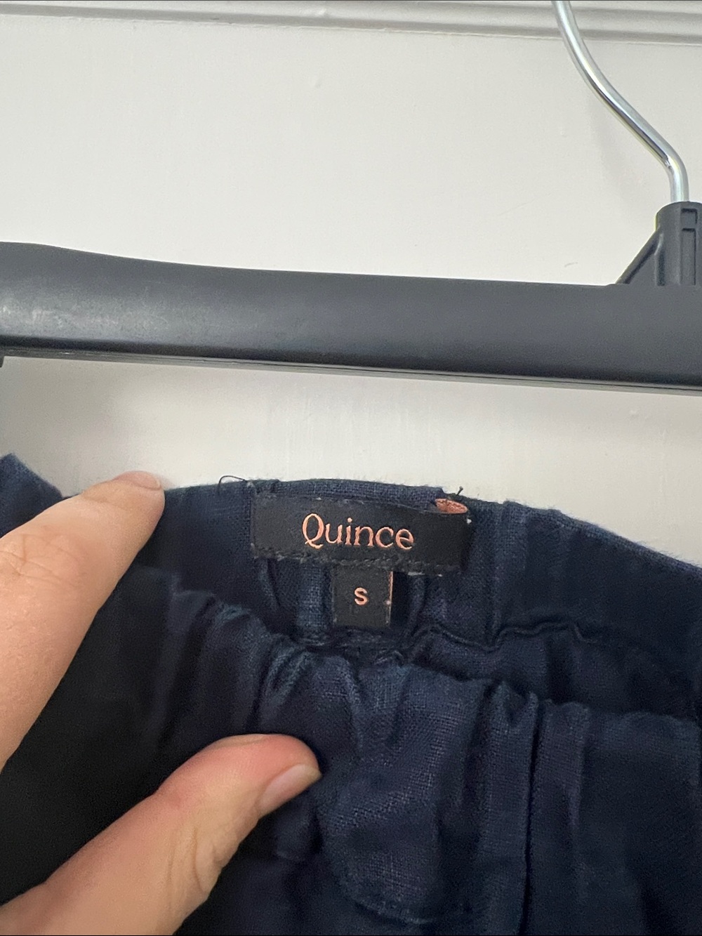 Quince 100% European Linen Tapered Ankle Pants in Deep Navy Blue size Small - Picture 3 of 6